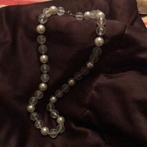 White clear and pearl beaded necklace
